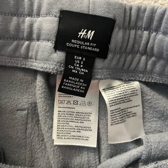 H&M blue shorts - Picture 3 of 3